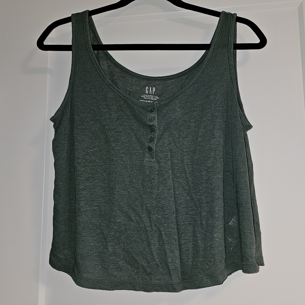 NWOT GAP Linen Blend Henley Tank